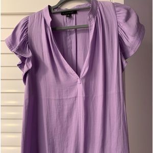 Gorgeous lavender purple flutter sleeve v-neck top, M, Banana Republic